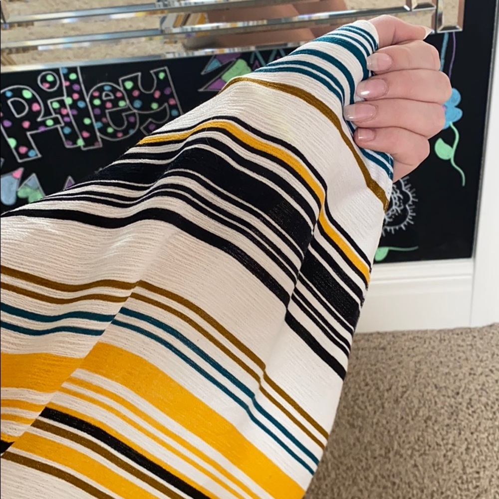 Reve Crop Top Blouse - Picture 2 of 5